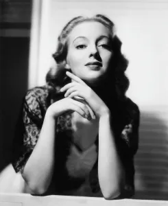 Evelyn Prints: Evelyn Keyes, 1939