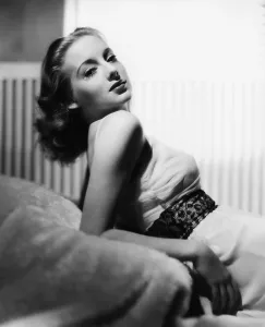 Evelyn Prints: Evelyn Keyes, 1939