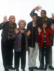 Roberts Prints: EVERYBODY LOVES RAYMOND, from left: Peter Boyle