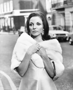 Images Dated 13th February 2014: THE EXECUTIONER, Joan Collins, 1970