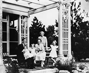 Rs3rn Prints: The exiled Dutch Royal Family celebrate Queen Wilhelmina's birthday on Aug