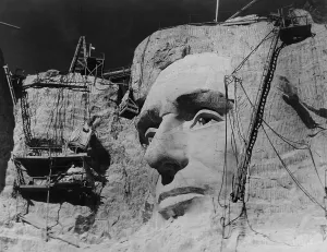 Granite Prints: Face of Abraham Lincoln under construction on Mount Rushmore