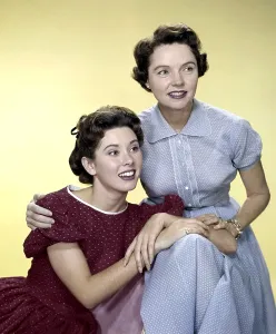 Elinor Prints: FATHER KNOWS BEST, from left, Elinor Donahue, Jane Wyatt, 1954-60 (1959 photo)