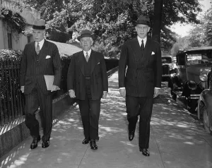 Lcgr1305 Prints: FDR's foreign relations advisors after a White House meeting