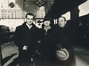 Garcia Lorca Prints: Federico Garca Lorca (left) and Eduardo Marquina (right) together with the actress Lola Membrives