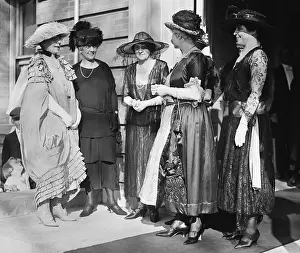 Lcgr15112 Prints: First Lady Florence Harding (left) with a group including Grace Coolidge (right)