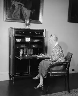 Geologist Prints: First Lady Lou Hoover graduated from Stanford University and spoke Chinese