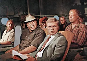 Images Dated 26th October 2009: THE FLIGHT OF THE PHOENIX, from left: Ernest Borgnine