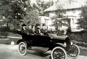 Suburban Prints: Ford Model T, 1920. Courtesy: CSU Archives / Everett Collection