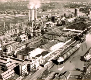 Ford Motor Co Prints: Ford Motor Co. River Rouge Plant, 1940s. Courtesy: CSU Archives / Everett Collection