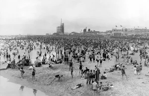 Fourth Of July Prints: Fourth of July at Coney Island, New York 1920. Courtesy Everett Collection/CSU Archives