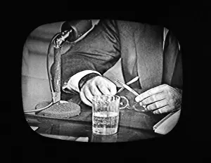 Testifying Prints: Frank Costello's hands on TV during Kefauver hearings