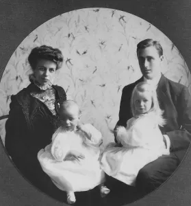 Hyde Park Prints: Franklin D. Roosevelt and young wife Eleanor with Anna and baby James in Hyde Park