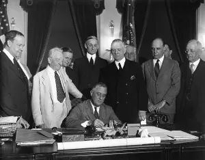 Lcgr1305 Prints: Franklin Roosevelt signs the Glass-Steagall banking reform act