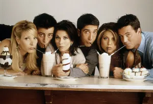 Lisa Prints: FRIENDS, cast photo, from left: Lisa Kudrow