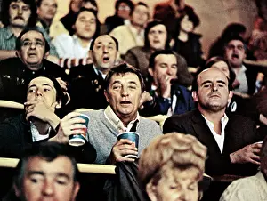 Stands Prints: THE FRIENDS OF EDDIE COYLE, Robert Mitchum (center), Peter Boyle (right), 1973