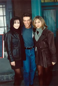 Posing Prints: FRIENDS, from left: Courteney Cox