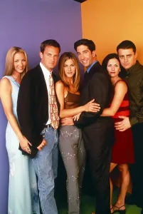 Lisa Prints: FRIENDS, from left: Lisa Kudrow