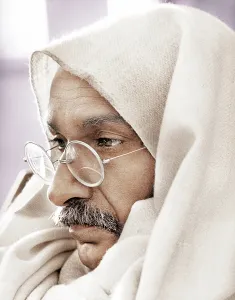 1982 Movies Prints: GANDHI, Ben Kingsley, 1982. Columbia/courtesy Everett Collection
