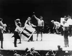 Winner Prints: Gene Tunney defeats Tom Heeney of New Zealand by a technical knockout