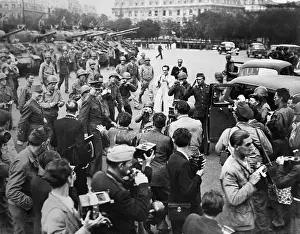 Photographers Prints: General Eisenhower at Paris's Hotel de Ville (city hall) after the liberation of Paris