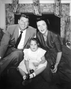 Host Prints: GENERAL ELECTRIC THEATER, from left: host Ronald Reagan