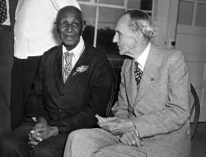 Images Dated 12th March 2007: George Washington Carver signs up to do reseach at Ford Laboratories with Henry Ford