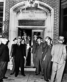 Merchant Marine Prints: German aliens leaving the Deutsche Seaman Mission on Hudson Street for Ellis island in the custody of U