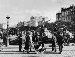 Tanks Prints: German soldiers with tanks and civilians in occupied Metz