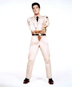 Images Dated 25th August 2010: G.I. BLUES, Elvis Presley, 1960, GIB 002CP, Photo by: Everett Collection (68037)