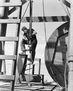 Images Dated 11th February 2015: GIANT, James Dean, 1956