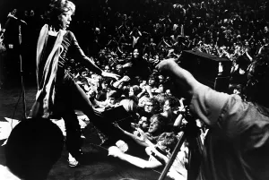 Fans Prints: GIMME SHELTER, Mick Jagger, 1970, performing onstage