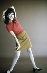 1960s Fashion Prints: THAT GIRL, Marlo Thomas, 1966-71 (1966 photo)
