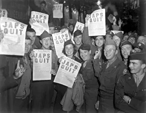 Newspaper Headlines Prints: GI's in Paris hold the special edition of the Paris Post