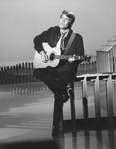 Singing Prints: THE GLEN CAMPBELL GOODTIME HOUR, Glen Campbell (host), 1969-1972