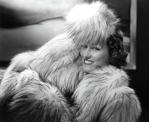 Images Dated 22nd August 2005: Gloria Swanson, 1941, photo by Ernest A. Bachrach
