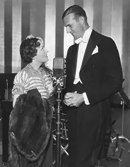 Csubeta Prints: Gloria Swanson appeared on Smith Balleu's radio show in Feb