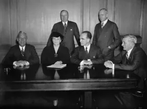Sit Down Strike Prints: GM executives meet with Sec. Perkins and Gov