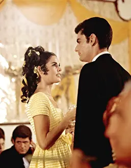 Yellow Dress Prints: GOODBYE, COLUMBUS, Ali MacGraw, Richard Benjamin, 1969