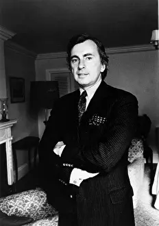 Cufflinks Prints: Gore Vidal, 1973.. Courtesy: CSU Archives / Everett Collection