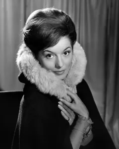 Fur Collar Prints: THE GORGON, Barbara Shelley, 1964 thegorgon1964-fsct14(thegorgon1964-fsct14)