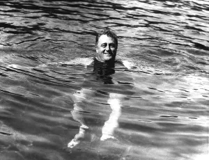 Disabled Prints: Gov. Franklin Roosevelt swimming in Warm Springs