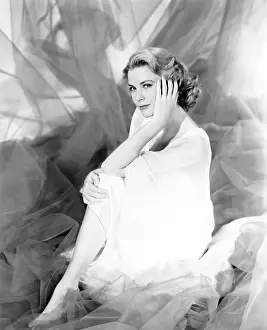 Images Dated 27th June 2014: Grace Kelly, 1950s Paramount studio portrait