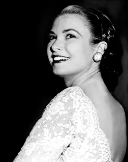 Images Dated 27th June 2025: Grace Kelly, at a party forTallulah Bankhead at the Ambassador Hotel, November 1954