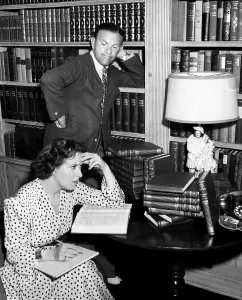 Burns Prints: Gracie Allen and George Burns, 1939. Courtesy: CSU Archives/Everett Collection