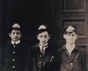 Images Dated 30th June 2008: Group of messenger boys, original title: Typical A