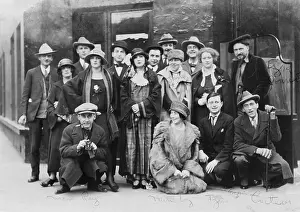 Rs4wn Prints: Group portrait of American and European artists and performers in Paris, 1920s