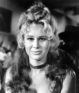 Karen Prints: A GUNFIGHT, Karen Black, 1971