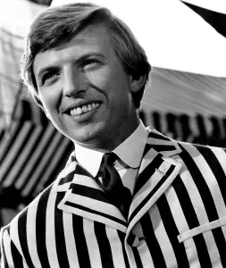 Tommy Prints: HALF A SIXPENCE, Tommy Steele, 1967