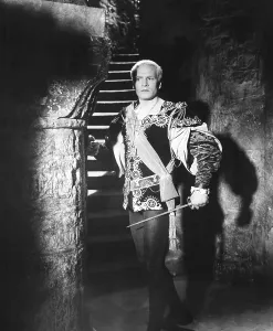 Images Dated 2nd November 2015: HAMLET, Laurence Olivier, 1948
